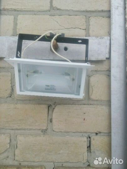 Прожектор металлогалогеноаый