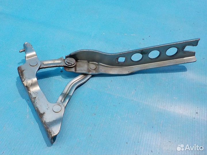 Петля капота левая skoda Octavia A5 (1Z) 2004-2013