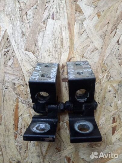 Петля двери задняя правая Skoda Octavia A5 BUD