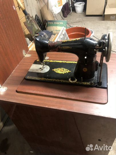 Швейная машина Подольск с тумбой