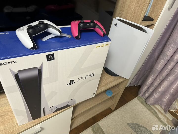 Sony playstation 5, с дисководом и 2 джойстика