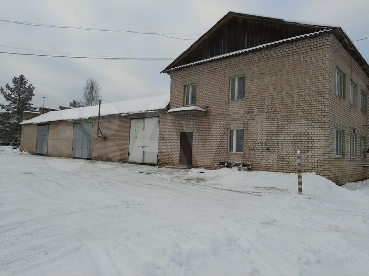 Гараж, > 30 м²
