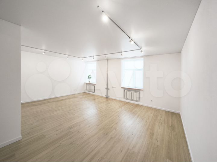 3-к. квартира, 81 м², 2/4 эт.