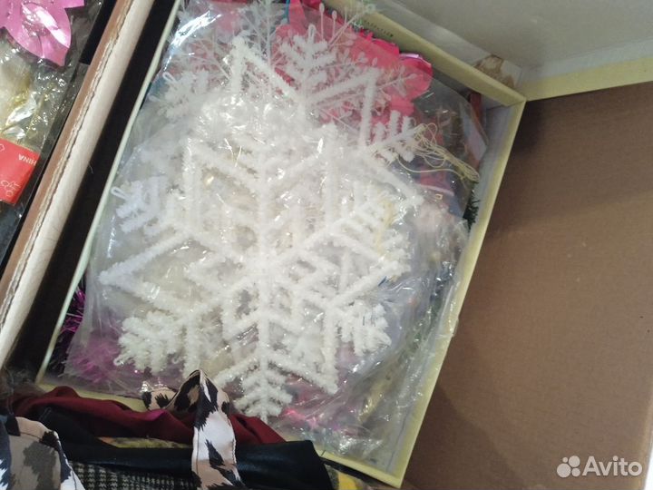 Одежда женская пакетом 44 размер +елочные игрушки