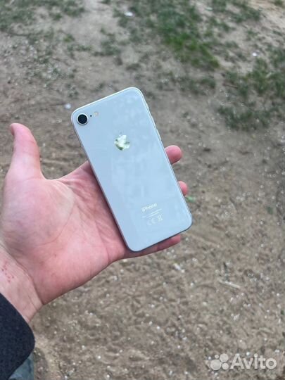 iPhone 8, 64 ГБ
