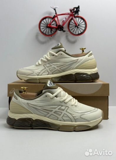 Кроссовки Asics