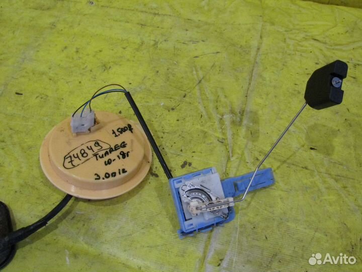 Датчик уровня топлива Volkswagen Touareg 10-14г 74