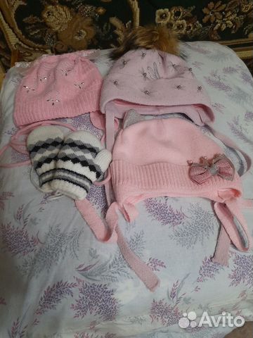 Продам шапочки для девочки