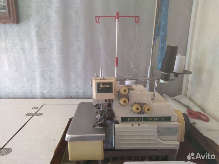 Оверлок Yamata FY800 4