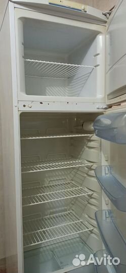 Холодильник Indesit 185 см