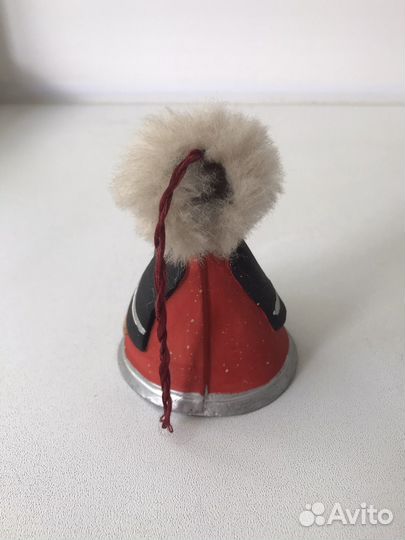 Колокольчик-статуэтка керамическая