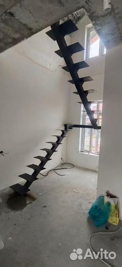 Лестница на второй этаж под ключ
