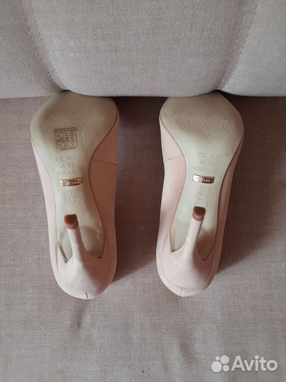Продам женские замшевые туфли