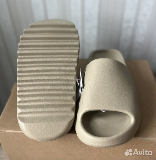 Шлепки Adidas Yeezy Slide