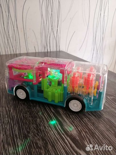 Игрушка автобус новый