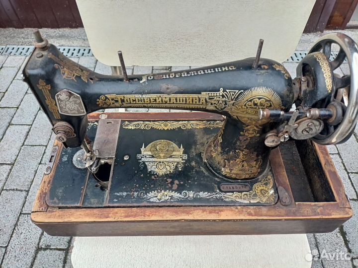 Машины швейные старинные