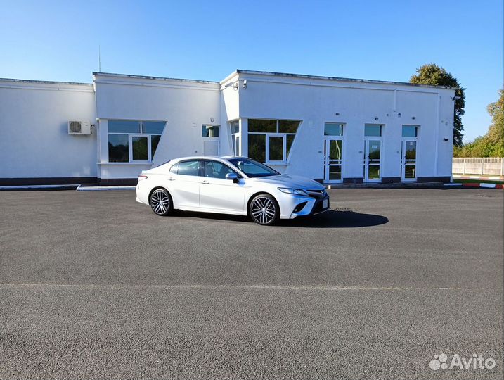 Toyota Camry 2.5 CVT, 2019, 75 000 км