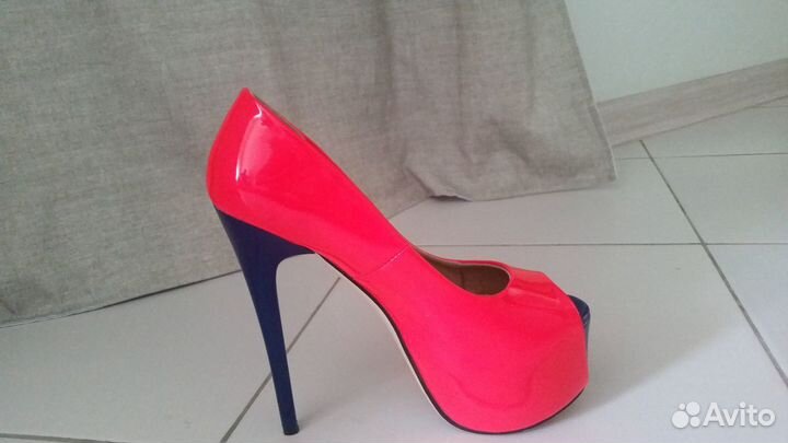 Продаю туфли. новые размер 37