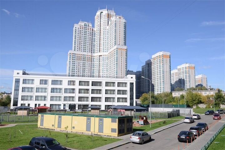 2-к. квартира, 81 м², 14/45 эт.