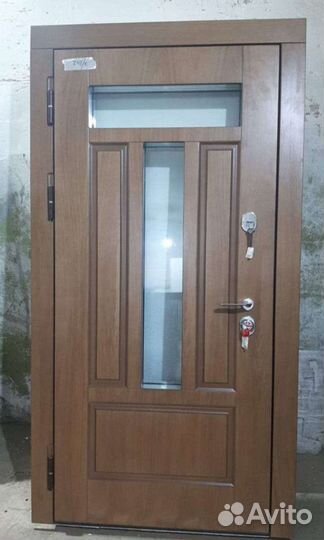 Дверь входная металлическая со стеклом