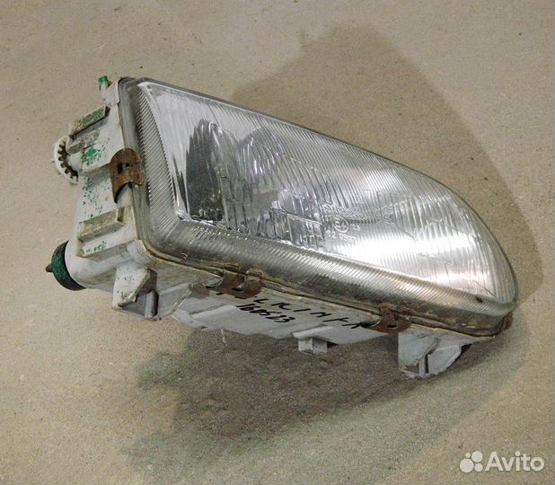 Фара правая Skoda Felicia