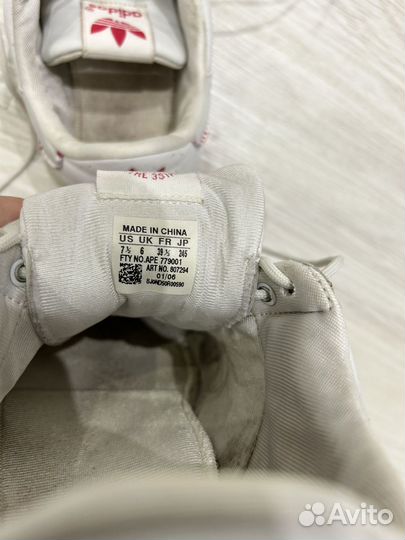 Кроссовки женскте adidas р.39