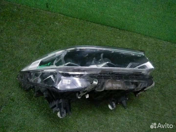Фара правая BMW 6-Series Gran Turismo