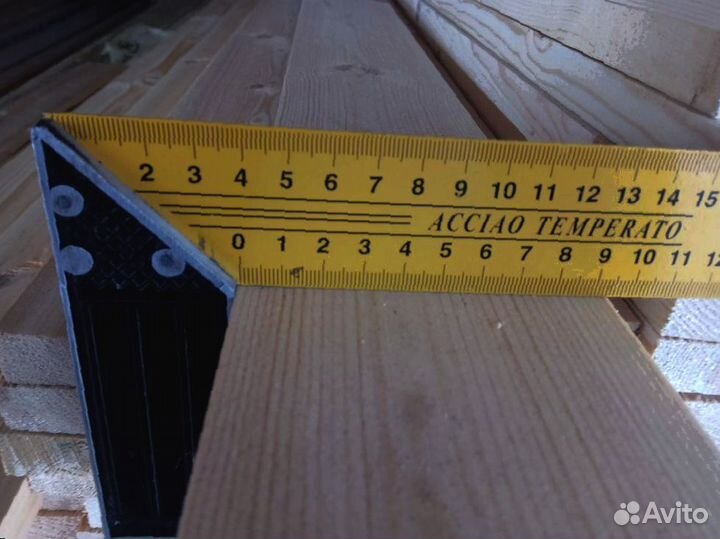 Сосновые доски, натуральная красота и надежность