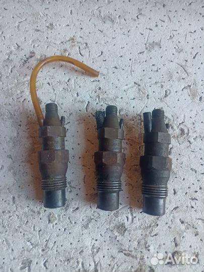 Форсунка топливная VW Golf 2 Jetta Audi 80 Audi 90