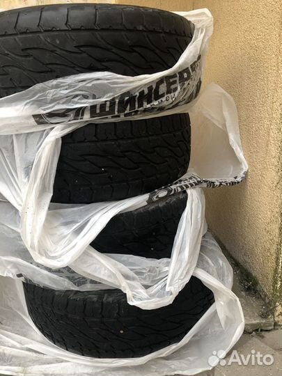 Bridgestone Dueler A/T 265/65 R17