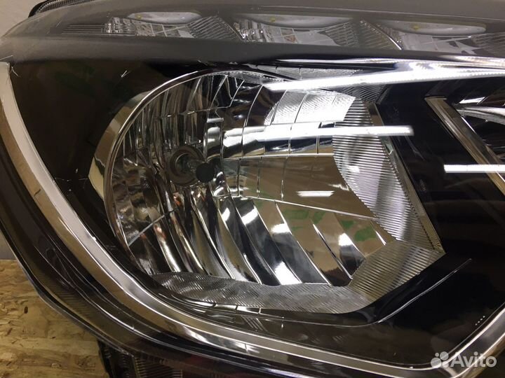 Фара правая или левая LADA xray