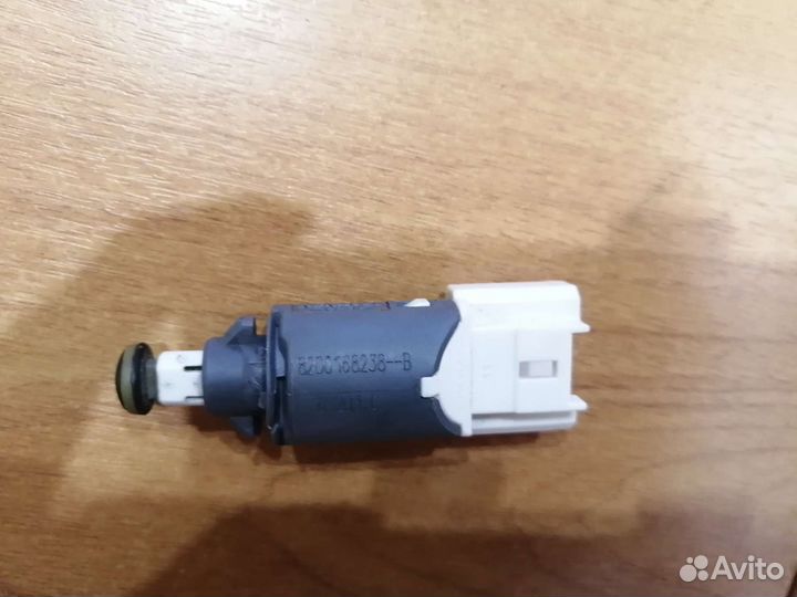 Вк стоп сигнала megane II 8200168238B renault