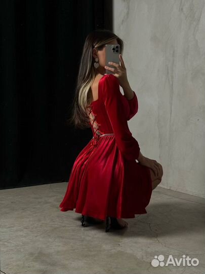 Вечернее велюровое бордовое платье на Новый год