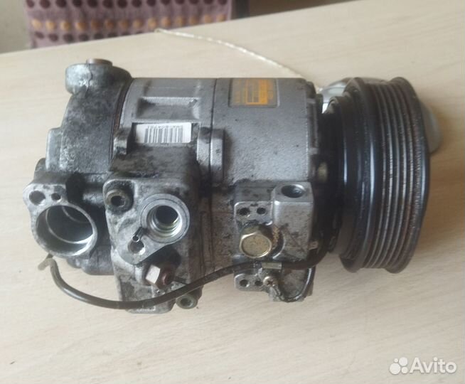 Компрессор кондиционера audi VW 4D0260808 (B)
