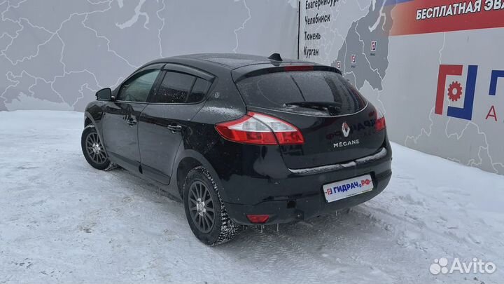 Воздуховод радиатора правый Renault Megane 3 214940018R