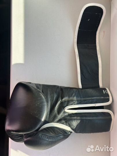 Боксерские перчатки 14 oz кожа