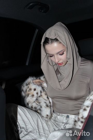 Лонгслив с капюшоном