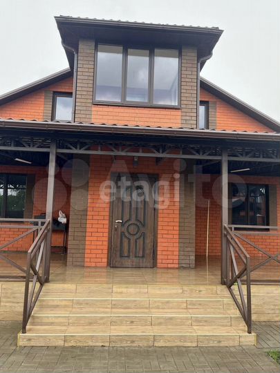 Дом 210 м² на участке 15 сот.