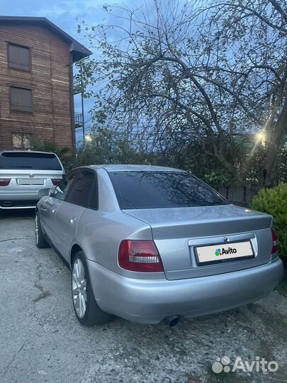 Audi A4 1.8 МТ, 1997, 330 000 км