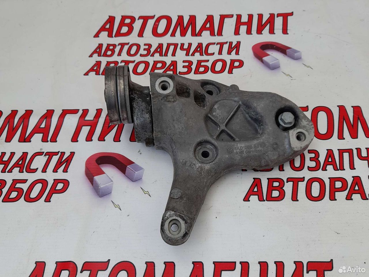 Кронштейн компрессора Фольксваген Джетта 6 1.6 CLR