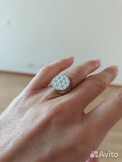Кольцо-печатка avgvst