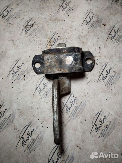 Крепление подушка кронштейн МКПП ваз 2110 2112