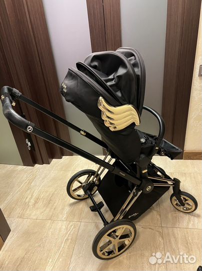 Прогулочная коляска Cybex Priam by Jeremy Scott
