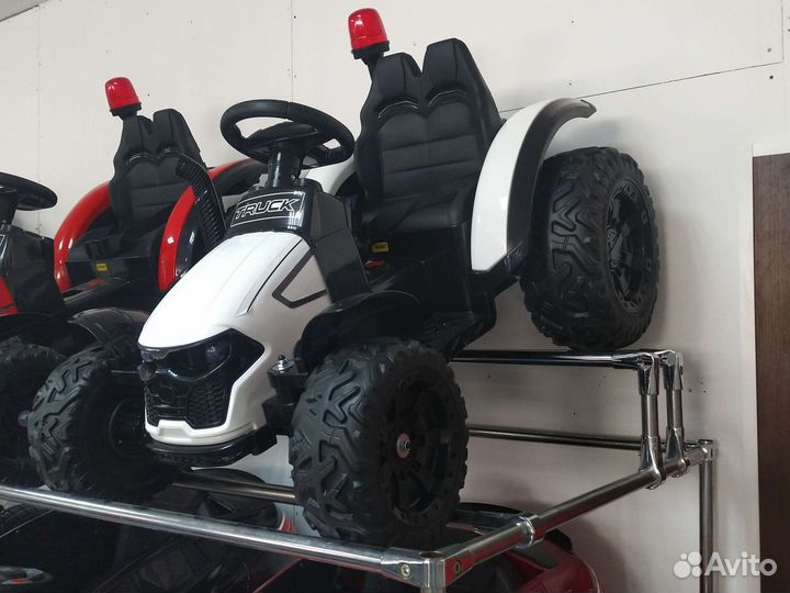 Детский электромобиль трактор