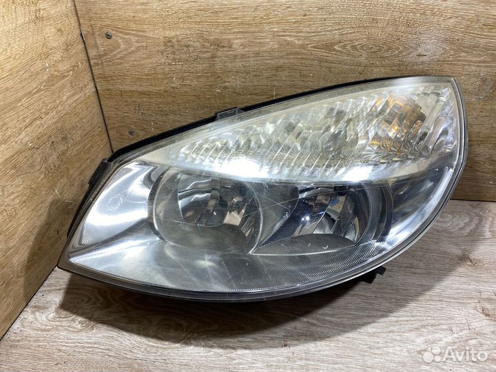 Фара передняя левая Renault Scenic 2 дорест 142531