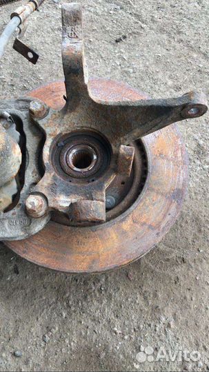 Передний левый поворотный кулак Hyundai Elantra XD