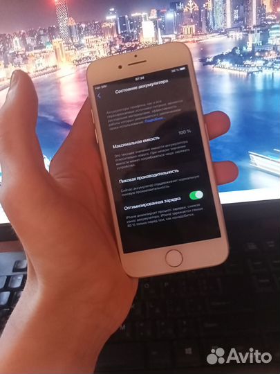 iPhone 8, 64 ГБ