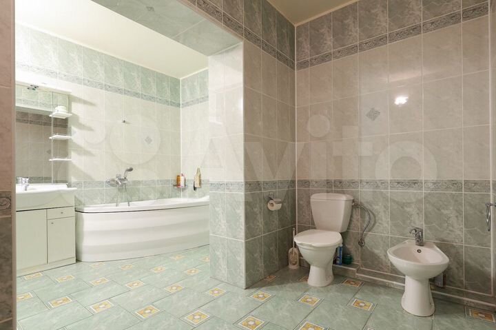 4-к. квартира, 202 м², 4/6 эт.