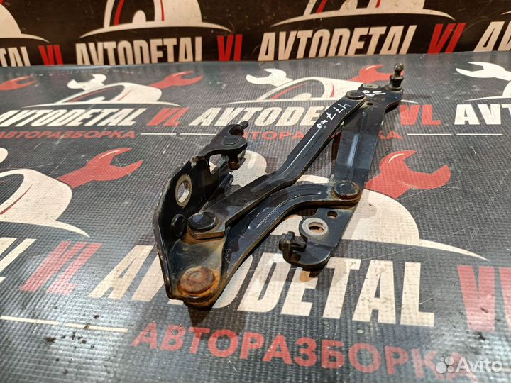 Петля крышки багажника Chevrolet Epica