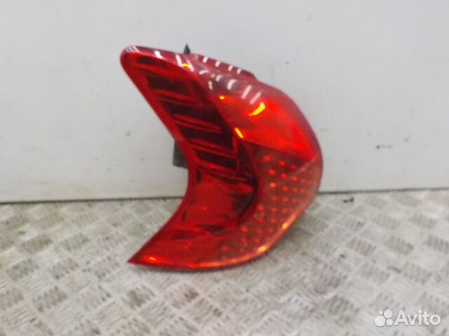 Фонарь задний левый наружный Peugeot 3008 2010